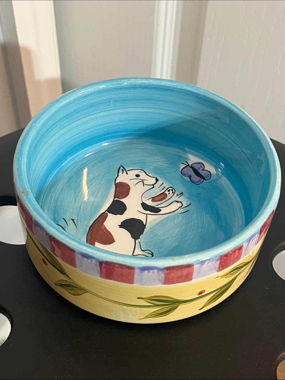 Tabletops Gallery “Yarns of Fun” Hand-Painted Cat Stoneware Bowl like new